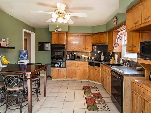 5th image of 8-38 Cedar St #1X