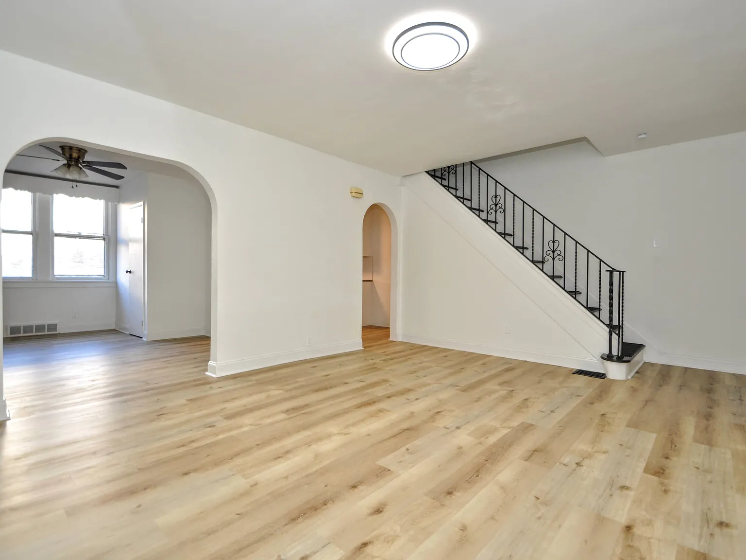 317 Reifert St — Photo 2