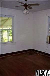 5th image of 32 N Davis Ave