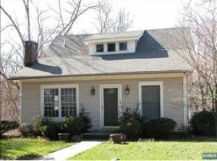 60 W Crescent Ave, Mahwah, NJ 07430