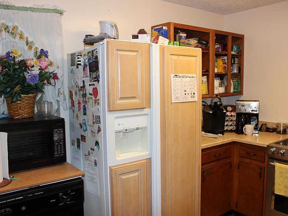 4th image of 1214 Leon Ln