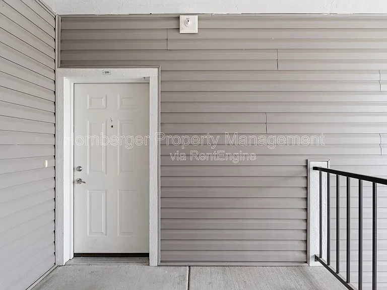 4th Ave Apartments — Photo 1
