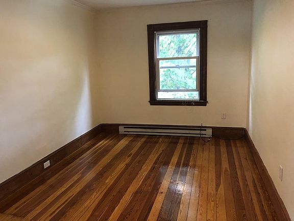 5th image of 9 Warwick St #3