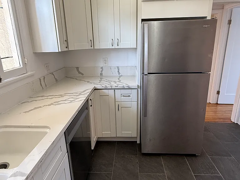 Large Quartz Counterspace Area