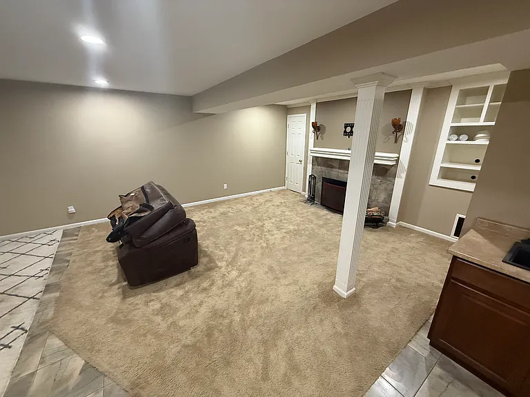 14x12 Entertainment Area with Gas Fire place
