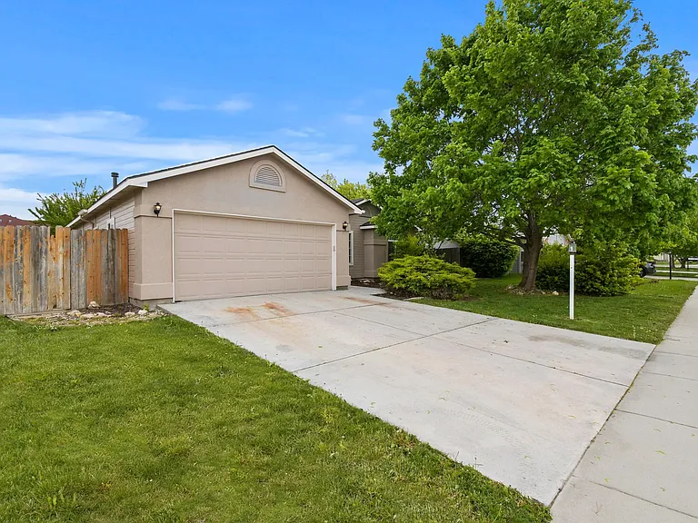 3007 Manchester Dr — Photo 3