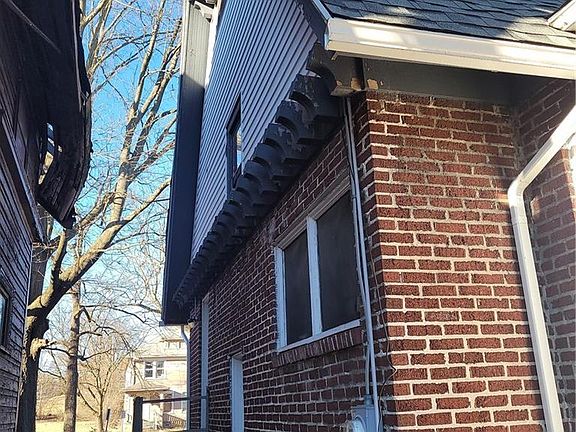 2nd image of 1628 W Grand Ave