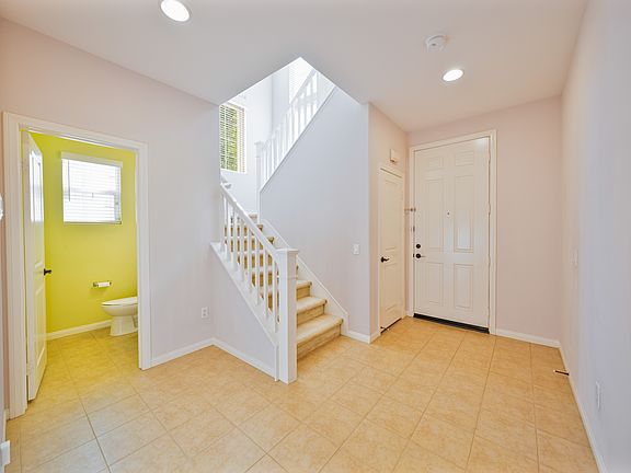 3rd image of 372 Cardinal Ln