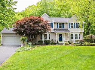 487 Sandystone Cir, Webster, NY 14580