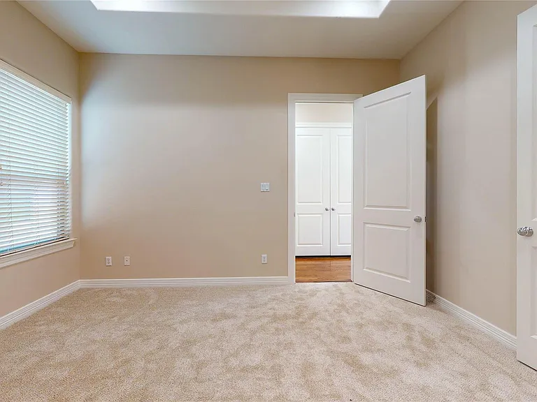 3826 Center St — Photo 19
