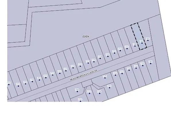 743-745 Meadowgreen Village Dr, Eden, NC 27288