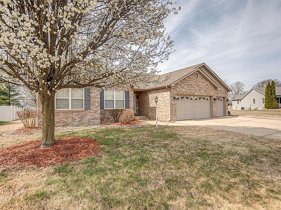 3rd image of 4857 Danielle Ct