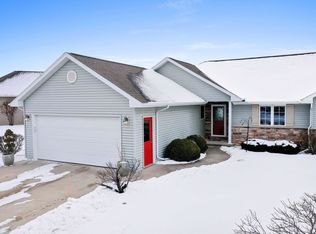 1160 Spring Lake Dr, De Pere, WI 54115