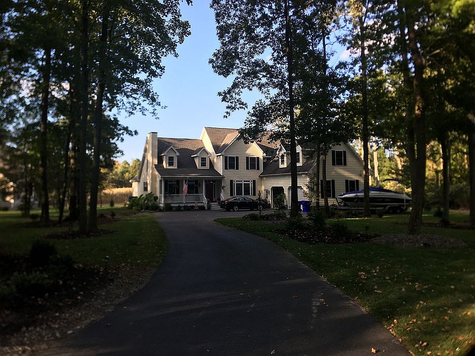 2nd image of 129 S Newport Way