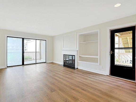 3rd image of 3015 Old Bryan Dr. #2-1
