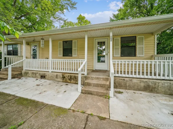 825 SE 22nd St, Pryor, OK 74361