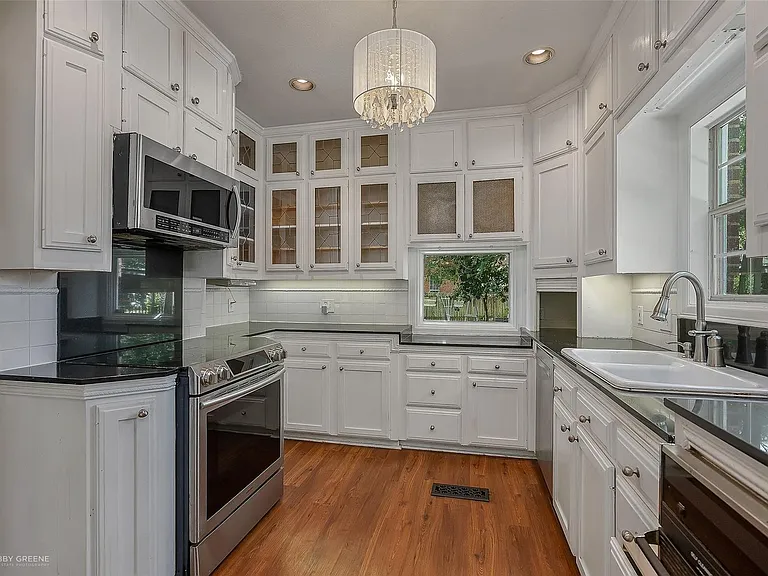 1212 E Kings Hwy — Photo 16