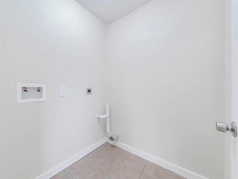1601 Alabama St — Photo 9