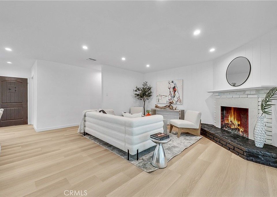 1st image of 21908 Providencia St