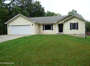 6 Coyote Ct, Crossville, TN 38572