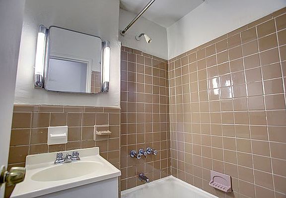 5th image of 44 W 72nd St #1E