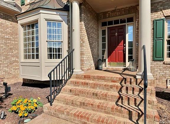 4th image of 5112 Blairmont Dr