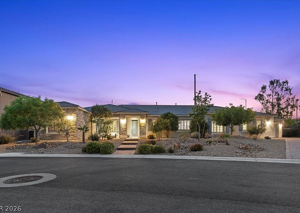 1st image of 4967 Enchanted View St