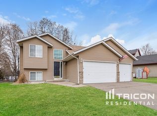 6367 River Mill Dr, Monticello, MN 55362