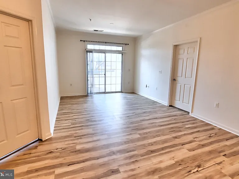 21216 McFadden Sq #108 — Photo 27