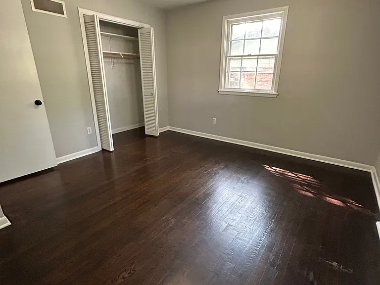 1300 Fieldcrest — Photo 8