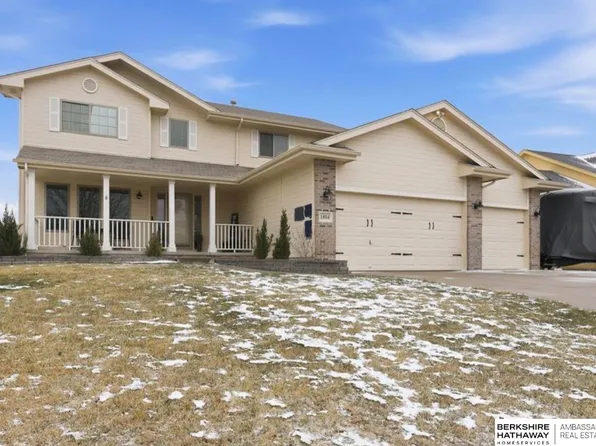 1804 Apollo Ln, Papillion, NE 68133