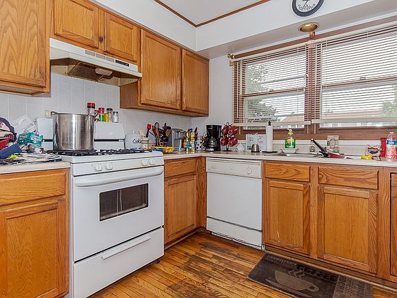 5th image of 279 Terry Ct