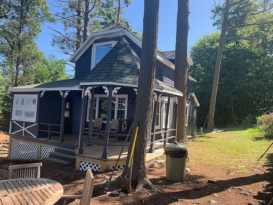 2nd image of 34 Huron Ave