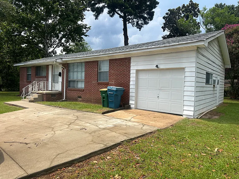 5 Southbrook Cir — Photo 1
