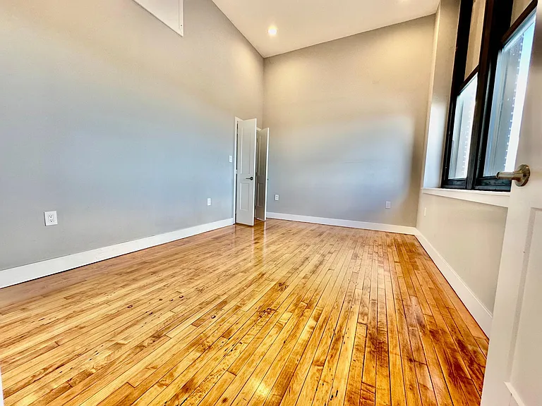 1519 S 17th St #2I5 — Photo 9