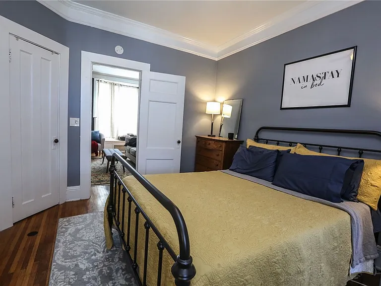 17 Russell St #11 — Photo 9