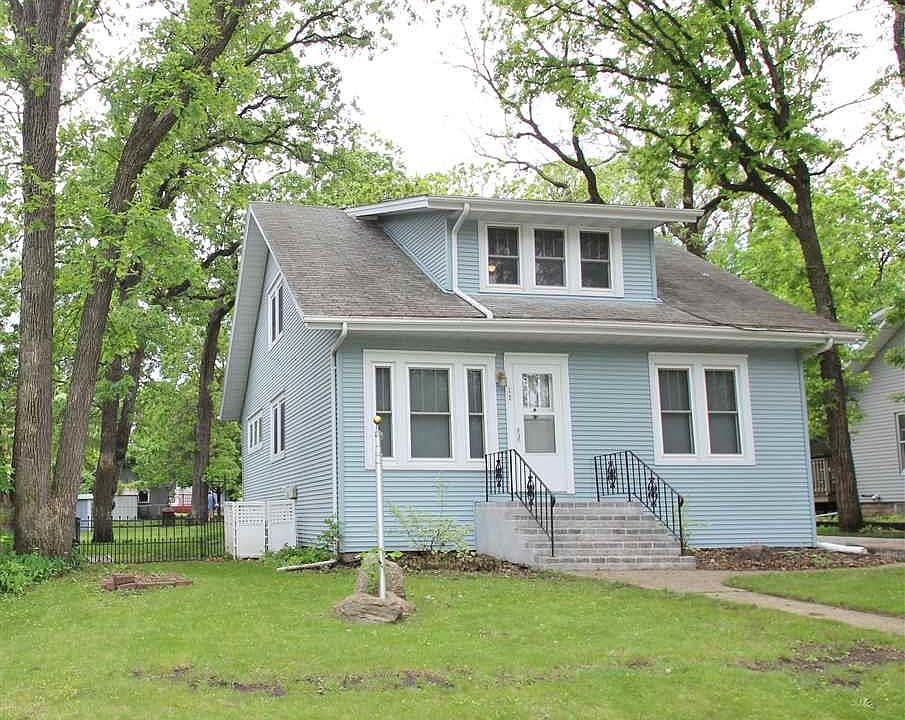 1st image of 19 Oak Dr