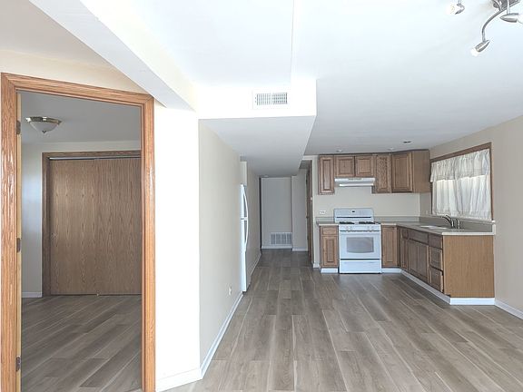 5th image of 5802 S Archer Ave #2