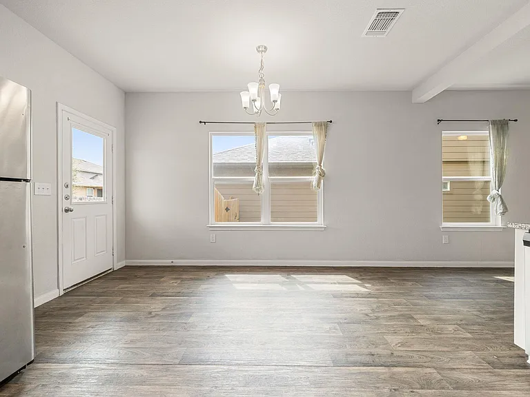 13925 Heywood Dr — Photo 21