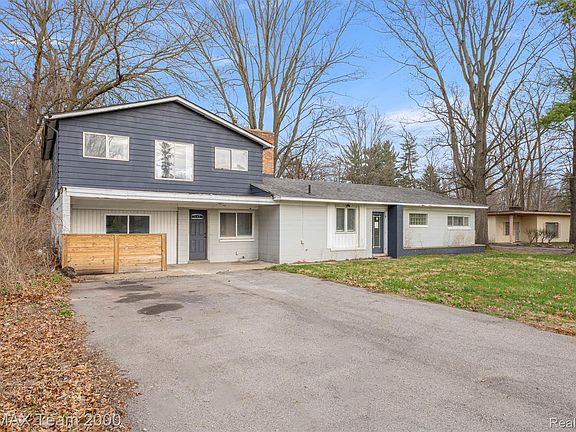 2nd image of 22164 Berg Rd