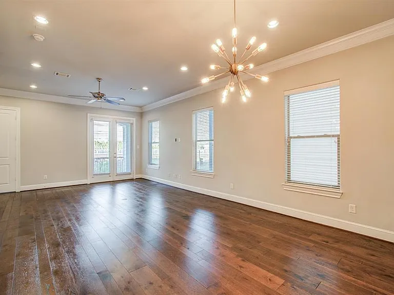 610 Delano St — Photo 15