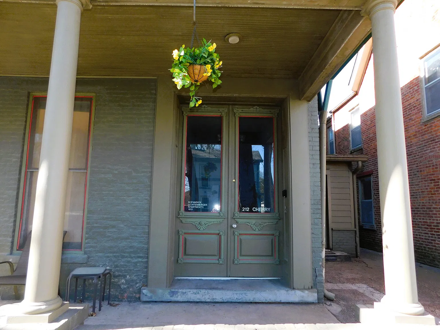 1 bed, 700 sqft, $995 — Photo 1