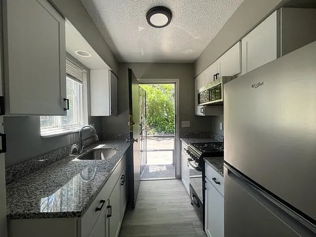 3410 Harrison St #13 — Photo 11