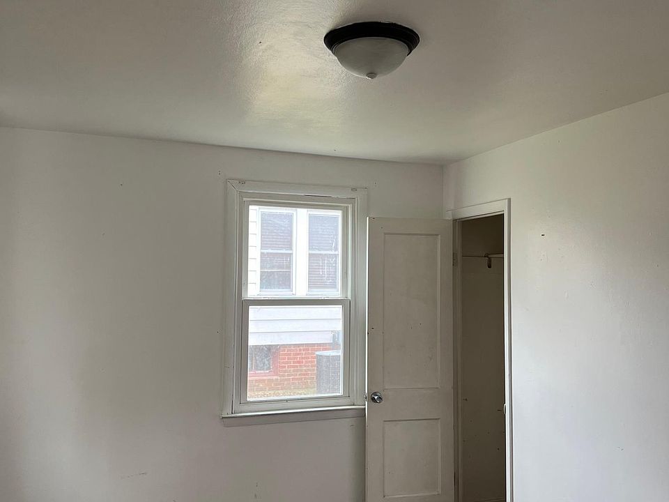 1307 S 9th St, Pekin, IL 61554 Zillow