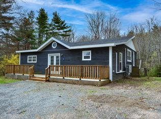 36 Oak Ln, Lunenburg, NS B4V 0E3