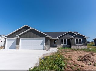W5890 Edgewood Dr, Menasha, WI 54952