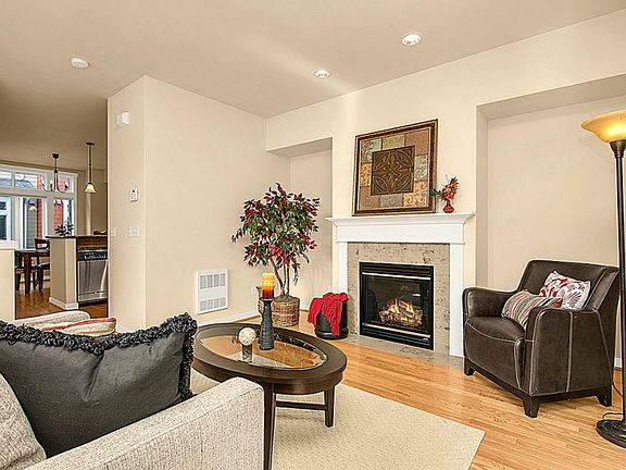 4th image of 6533 25th Ave NE APT A