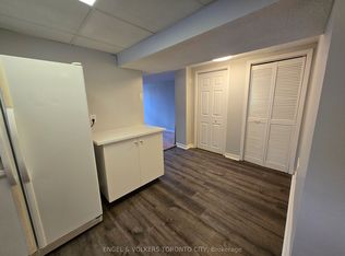 209 Septonne Ave #B, Newmarket, ON L3Y 2W5