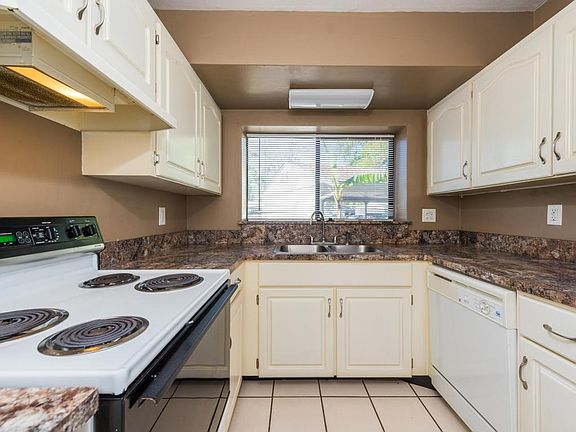 2nd image of 19 Fair Oaks Cir
