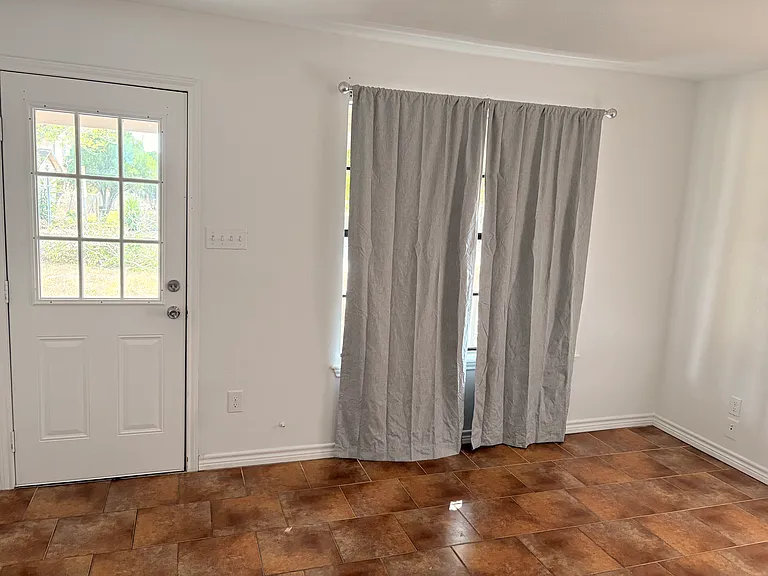 1240 E Nettie Ave — Photo 7